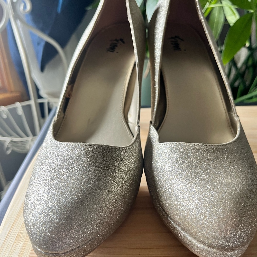 Shimmering Gold Platform Heels - Picture 2 of 3